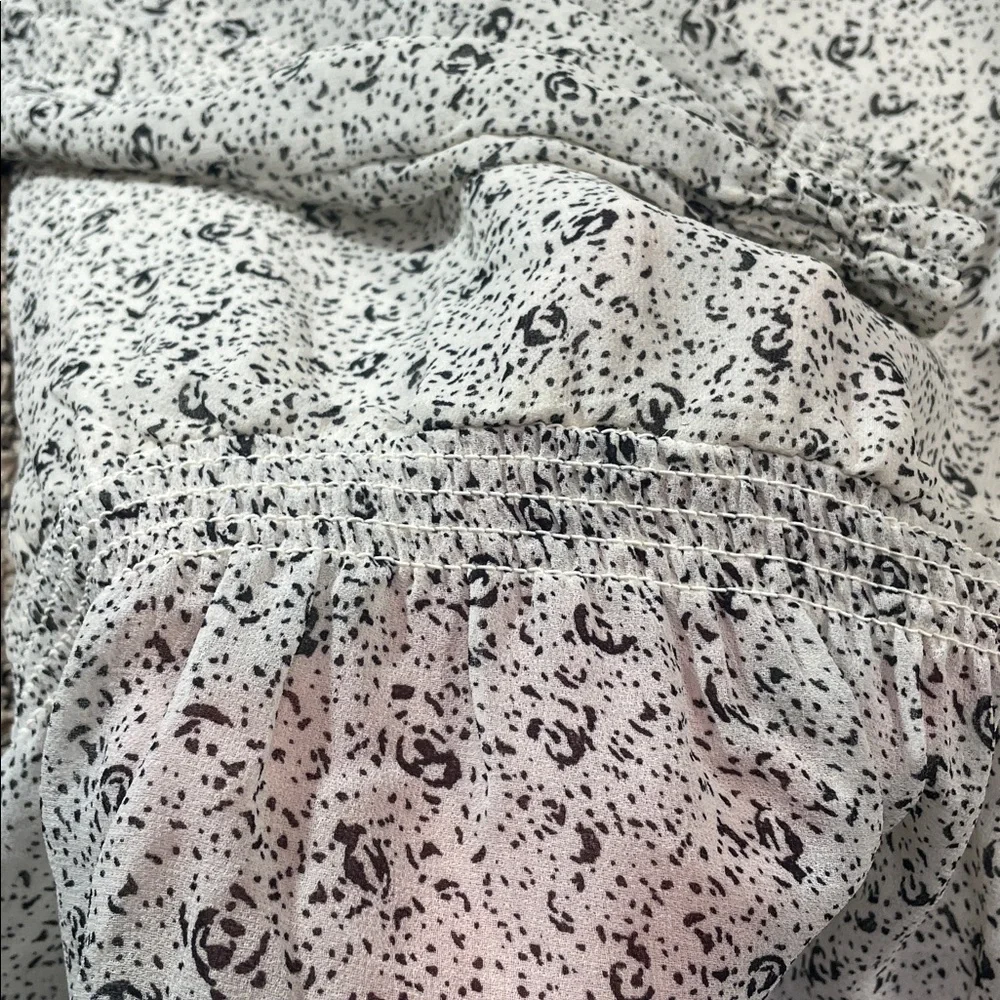 Universal Thread Bohemian Ruffled Long Sleeved Smock Blouse Var Sizes | NWT - Picture 4 of 8